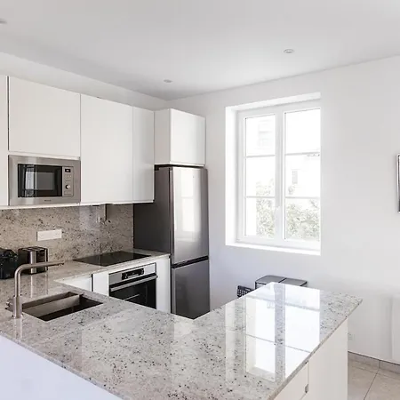 Renovated 2br Steps From The Market * La Rochelle (Charente-Maritime)