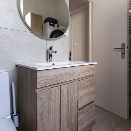 Renovated 2br Steps From The Market Apartmán *