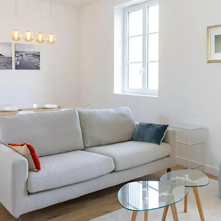Renovated 2br Steps From The Market Апартаменты